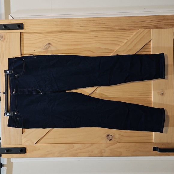 Gloria Vanderbilt | Dark Wash Stretchy Jeans | Size 16 - Picture 1 of 4
